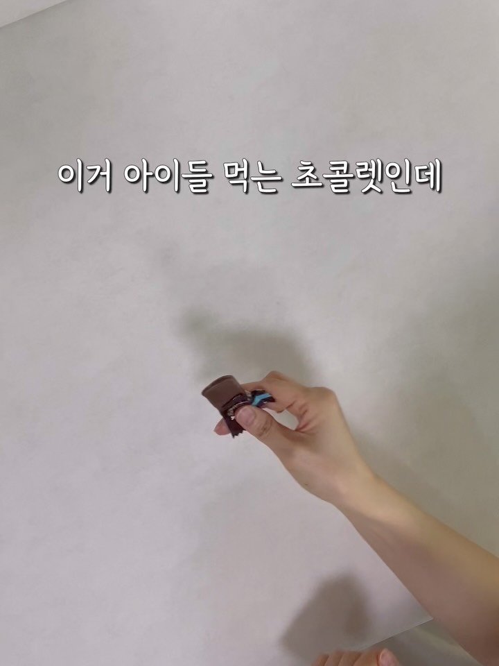 2you_salim 게시물 이미지: 가장 편안한 공간이 되어야 하는
우리 집 거실

그래서 소파는
정말 신중하게 고르게...