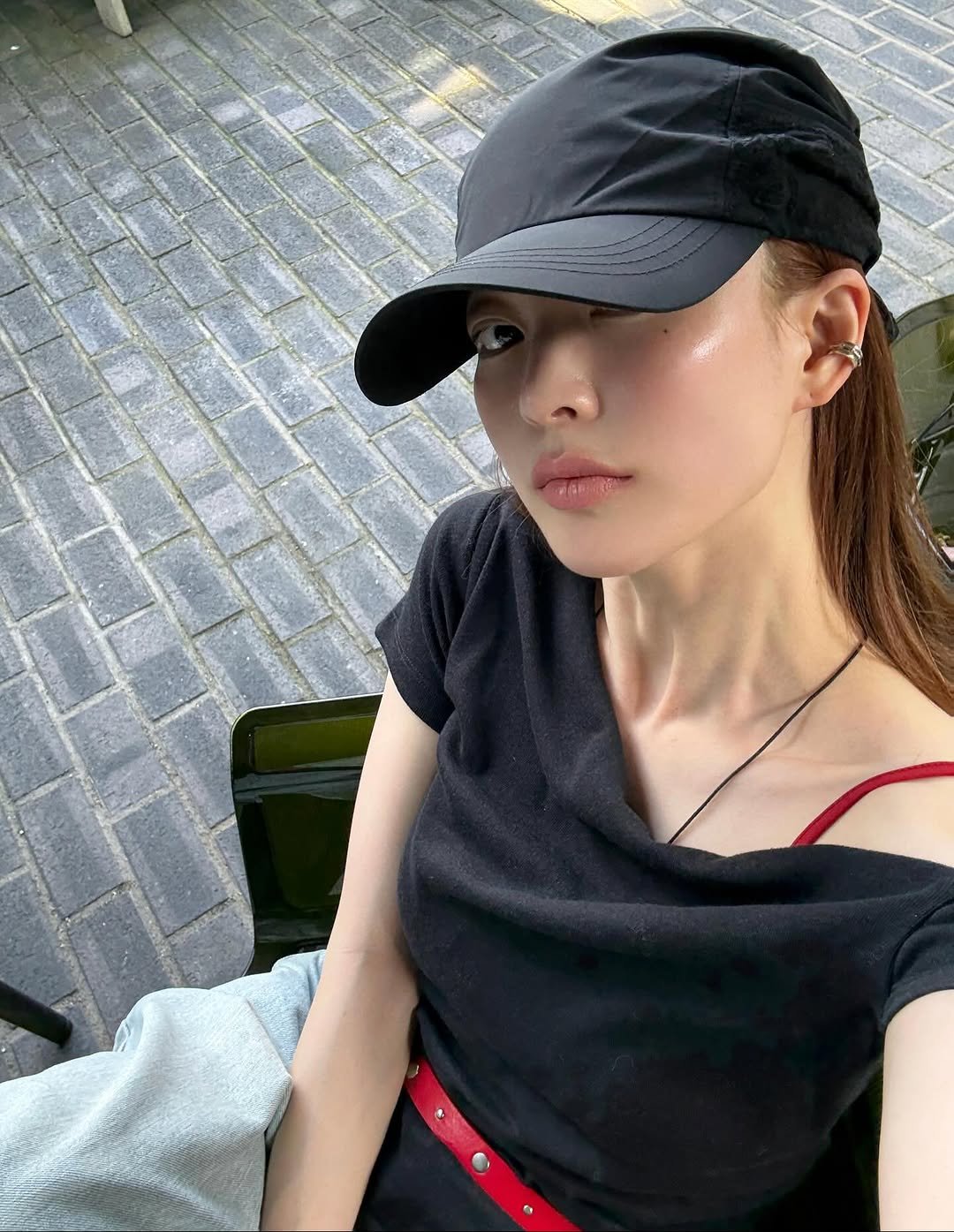 Photo by 임보라 on September 03, 2025. May be an image of one or more people, hair, hat, top and outdoors.