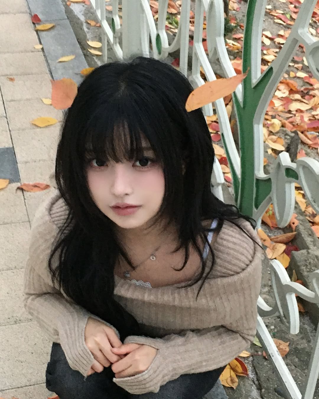 Photo by 강비 on November 09, 2025. May be an image of one or more people, hair and text.