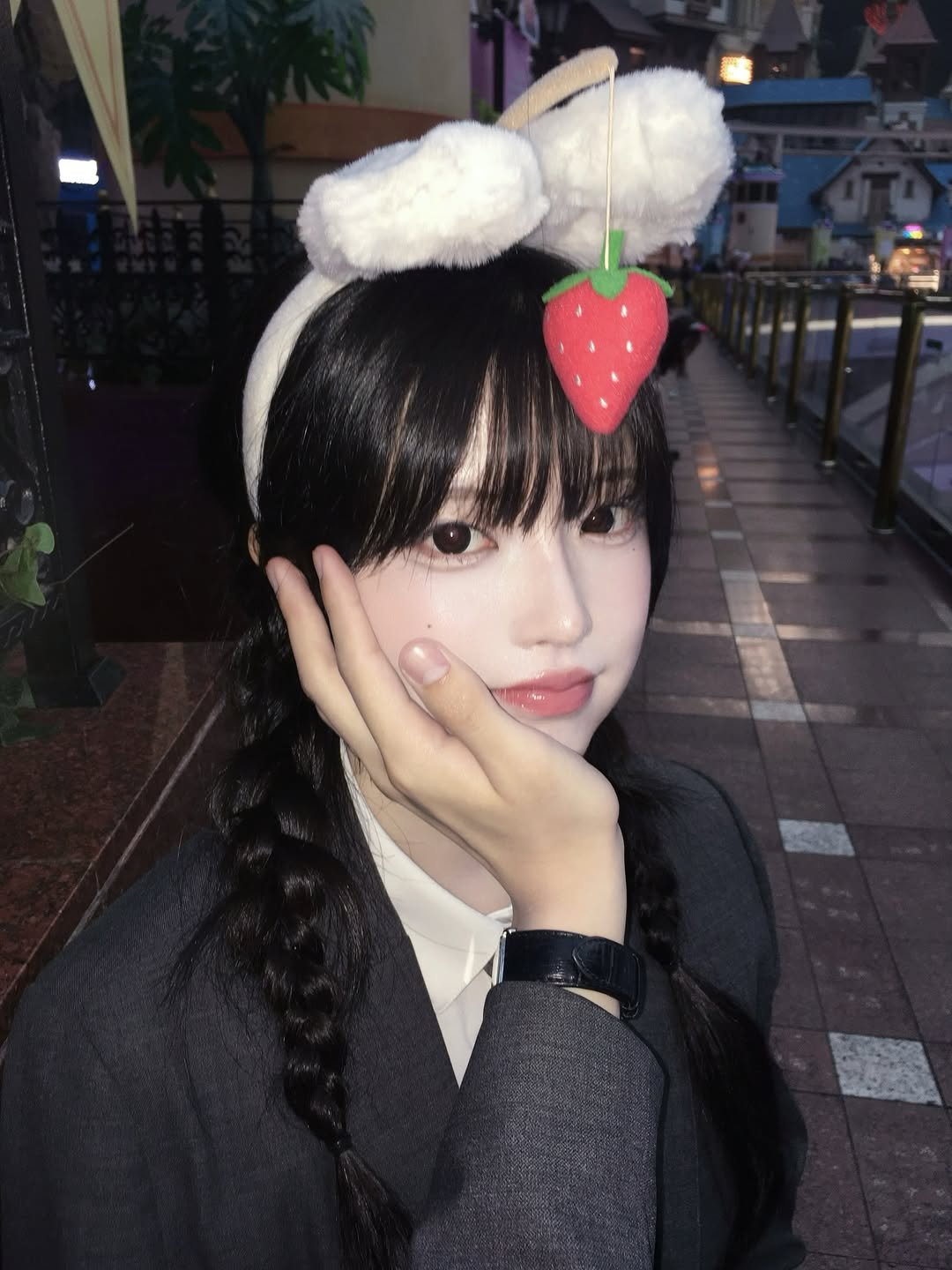 Photo by 강비 on March 27, 2026. May be an image of one or more people, hair, duffle coat and text.