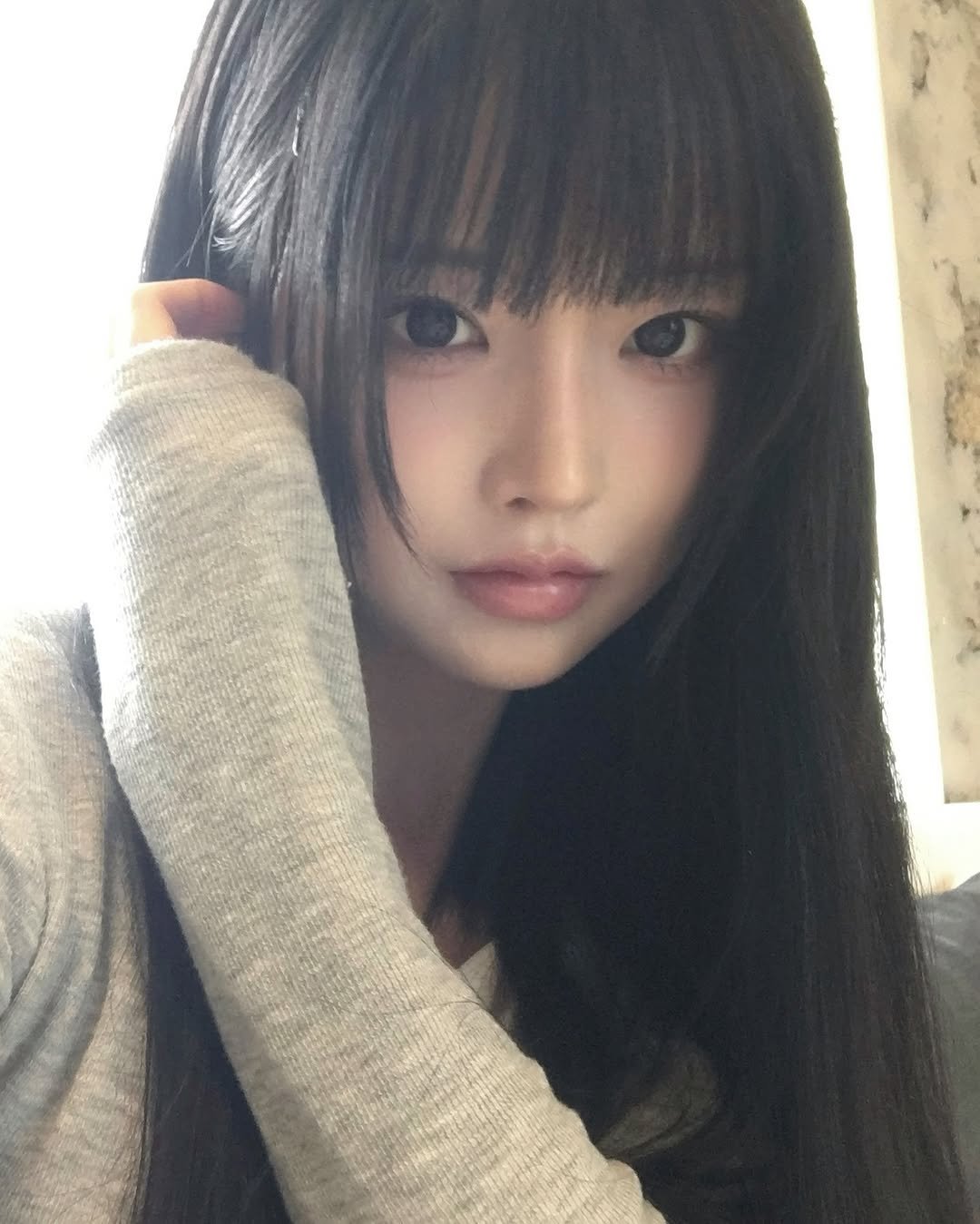 Photo by 강비 on October 30, 2025. May be a selfie of one or more people, bangs and text.