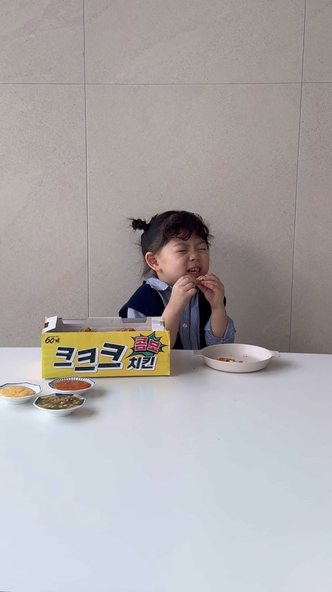 3_yunis 게시물 이미지: #광고 ㅣ 크크크치킨

뜨리윤삼남매와 크크크치킨이 만났어요 💝

평소에도...