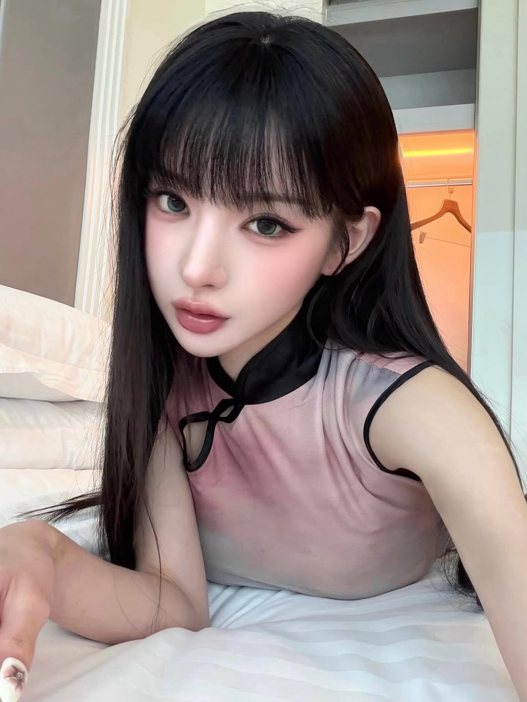 Photo shared by 권은지 on February 03, 2026 tagging @hanii_ng_, and @im_hye.ppy. May be a selfie of one or more people, hair and text.