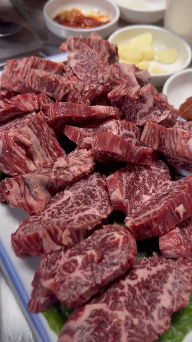 42psy42 게시물 이미지: 안심추리(토시살) 
한면은 튀기듯이 바싹 
한면에 굵은소금 사삭 
한면은 극레어로...