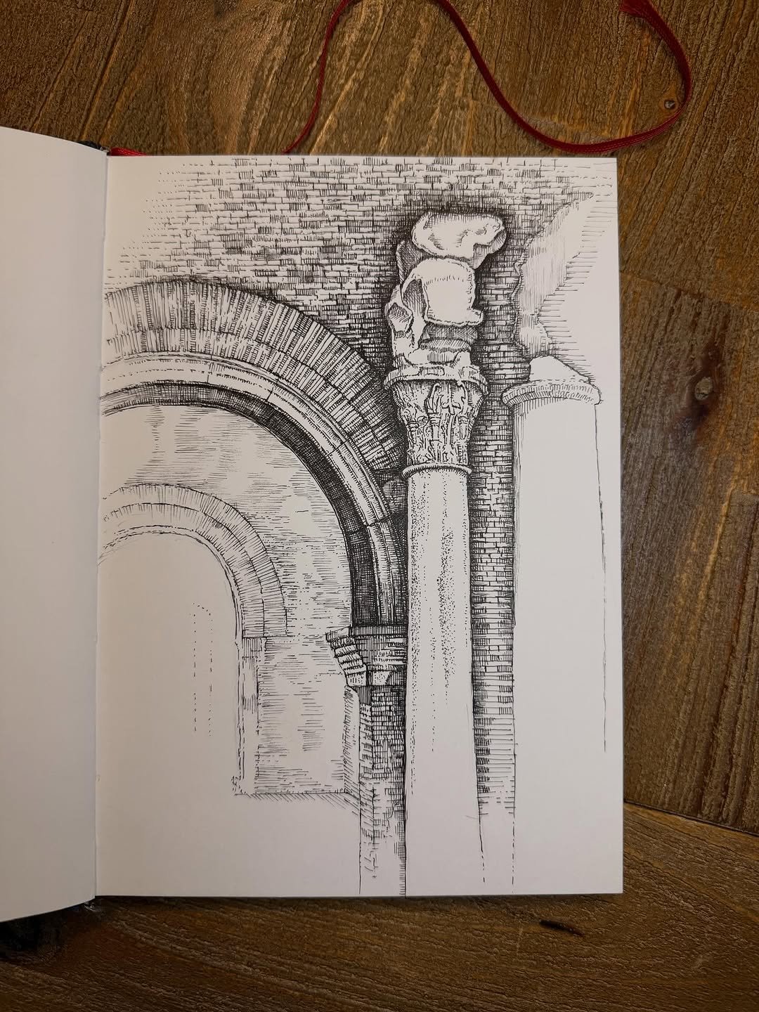 598 게시물 이미지: Arches, columns & bricks

#Italy #Rome #roma...