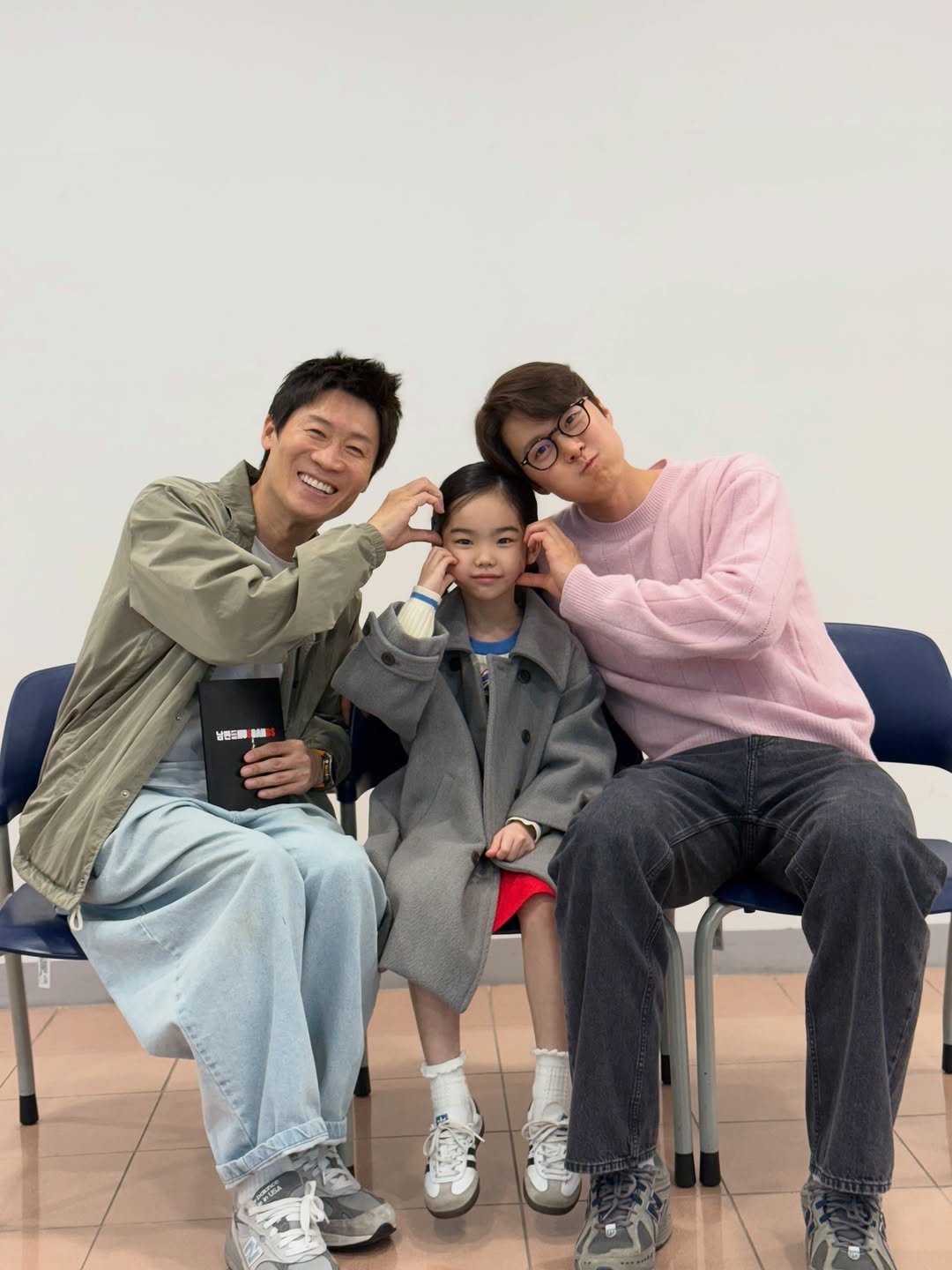5_eun_seo 게시물 이미지: #남편들

물끄러미 쳐다만 봐도
오구오구 해주시는
연주 아버님 두분🤭

작년 이맘때...