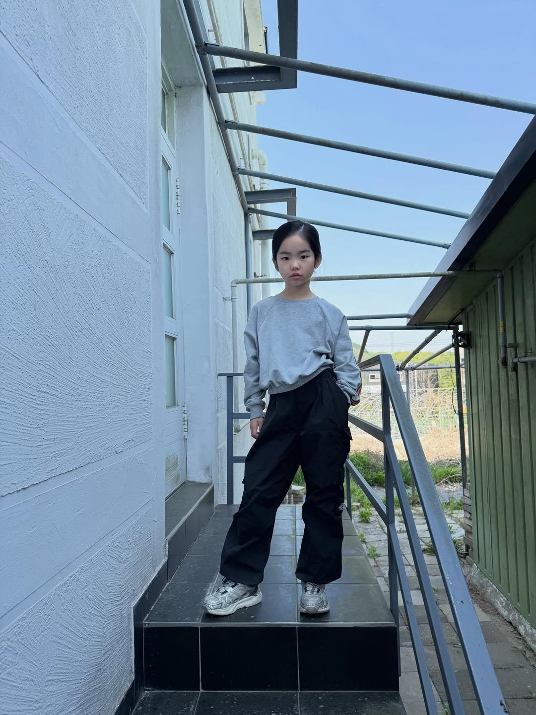 5_eun_seo 게시물 이미지: #사진

찍다가 누가 쳐다보면
본모습 나오는 편🤭
