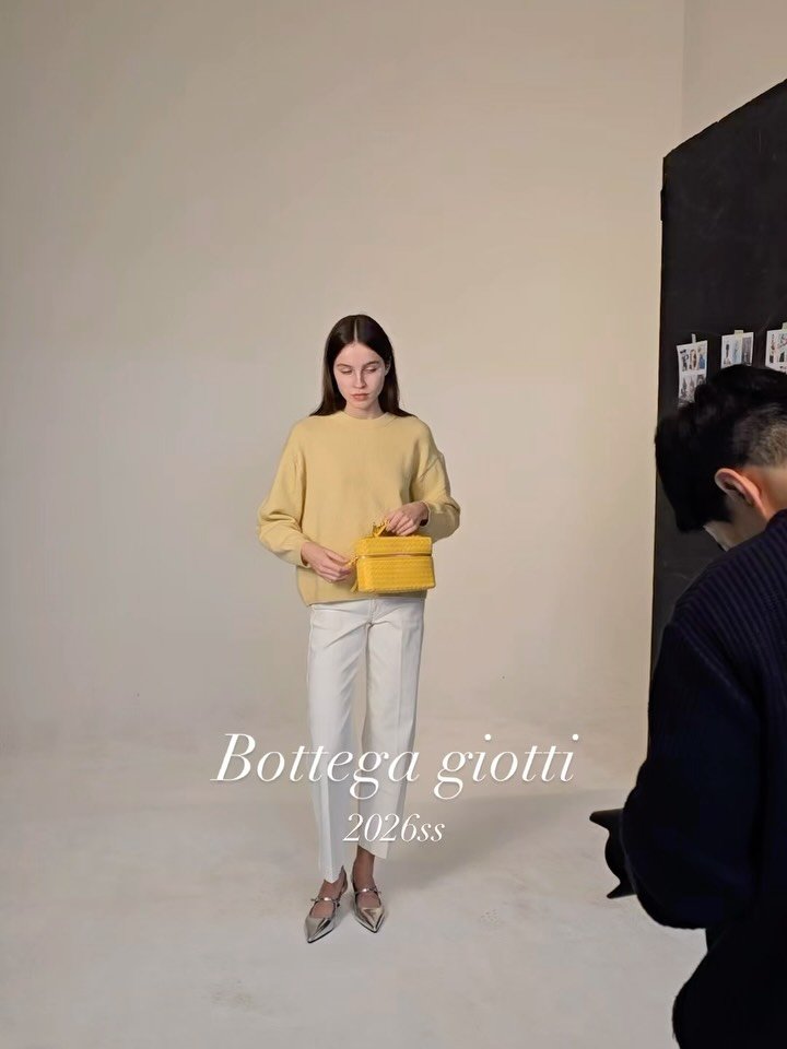 5bok_house 게시물 이미지: 벌써 6번째 소개드리는 
보테가 지오띠 26년 ss 라인업 촬영 다녀왔습니다!
저는...