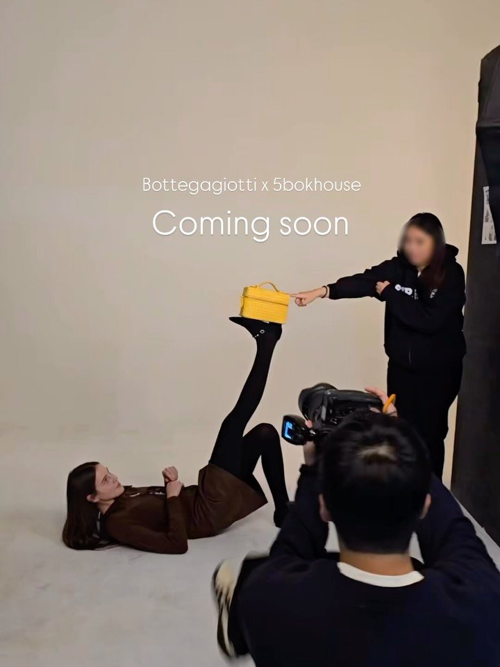 5bok_house 게시물 이미지: 같이 이름 지어볼까요? #이벤트 
이번 시즌 가장 문의 폭발했던 카메라백 📸...