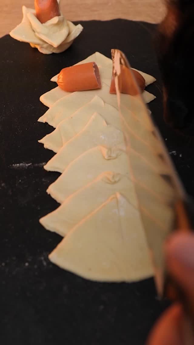 5minute.recipes.official 게시물 이미지: These sausage twists are next level...