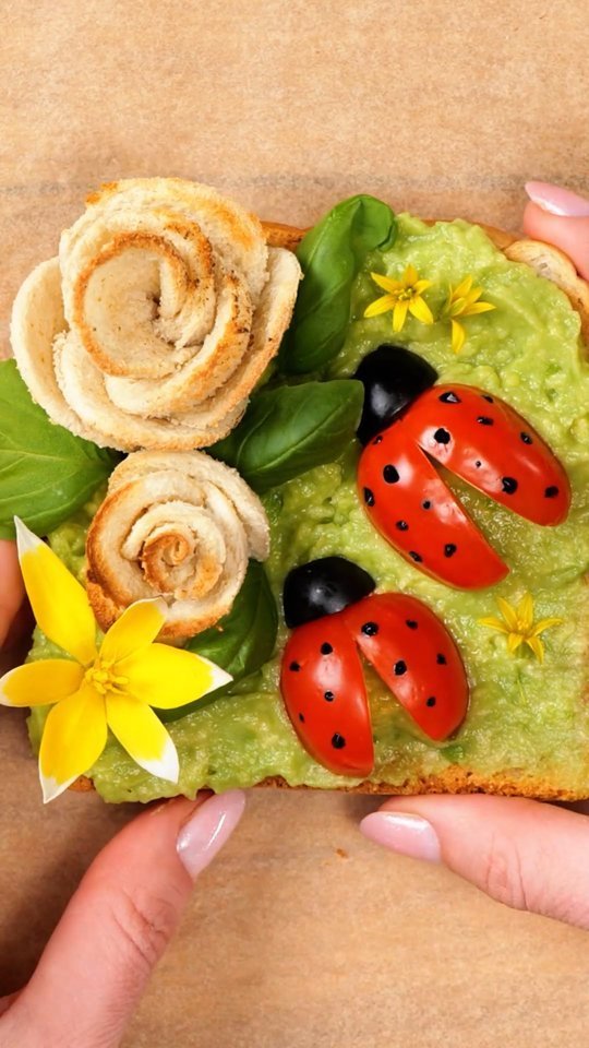 5minute.recipes.official 게시물 이미지: Would you dare to eat those precious beauties?...