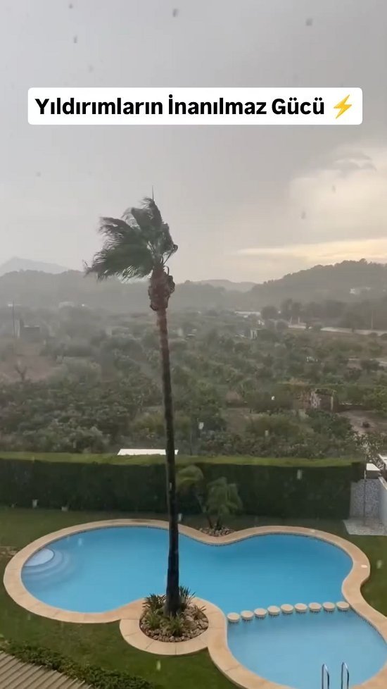 60saniyedebilimm 게시물 이미지: Yıldırımlar, atmosferin saniyeler içinde açığa...