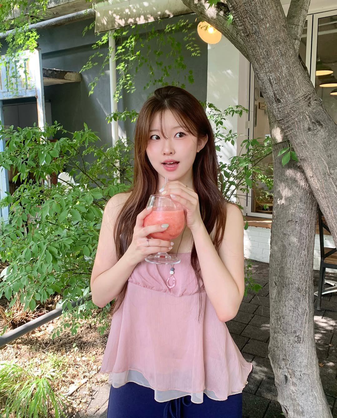 610_nana 게시물 이미지: 더워도 여름이 좋아! 🍅

사실 토마토주스는

다영이꺼!!

내꺼는 말차

벌레...