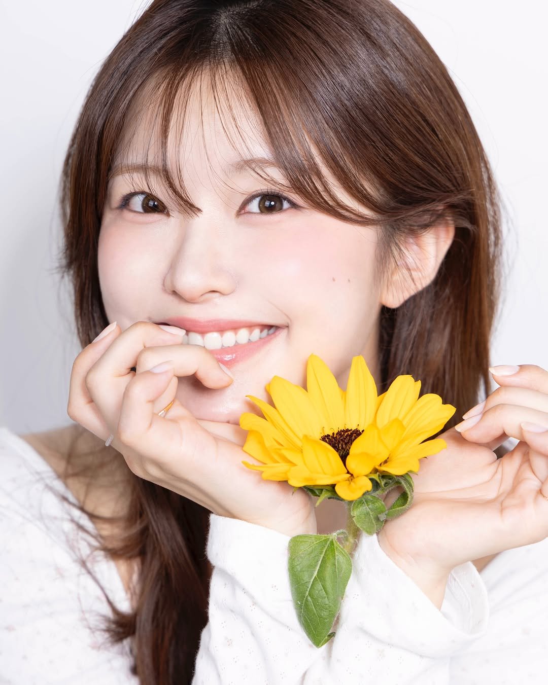 610_nana 게시물 이미지: 🌻🌻🌻
.
.
📸: @smallvillage.story
#프로필 #프로필사진 #꽃