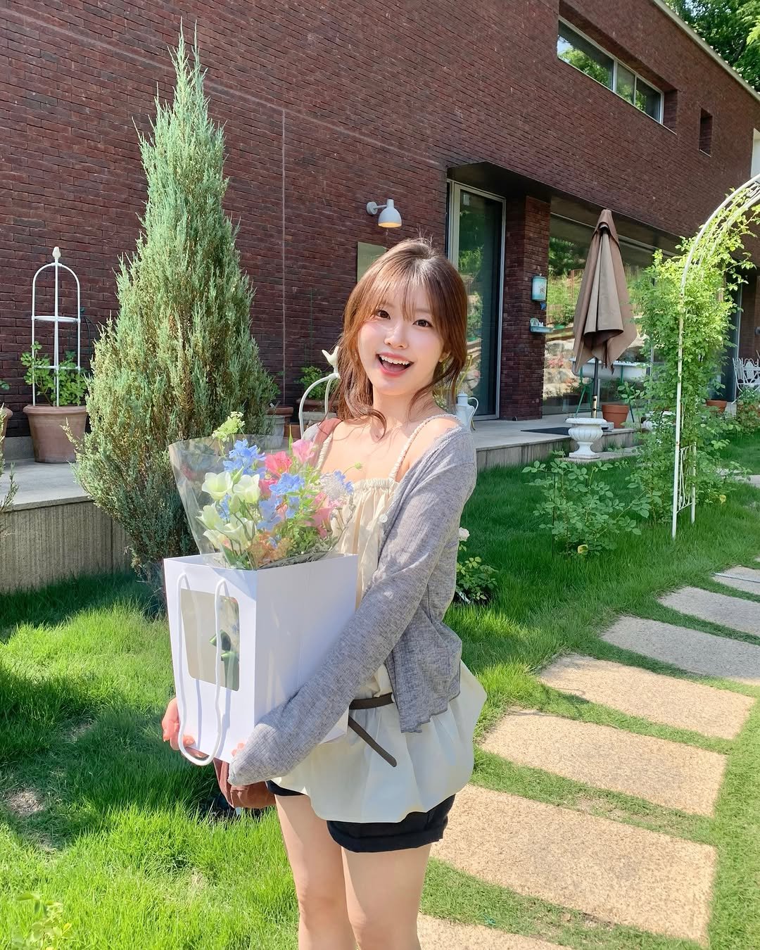 610_nana 게시물 이미지: 해피데이트..❤️
.
.
#25 #생일 #꽃 #❤️ #1240