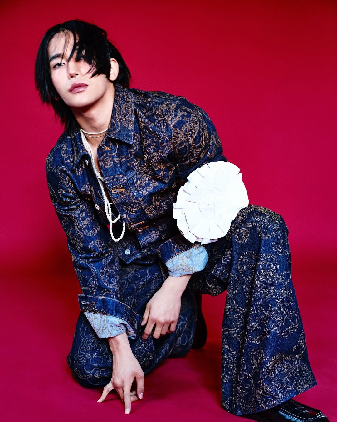 Photo shared by 육준서 on March 28, 2025 tagging @pakbae, @ainyoungg, @_ryuna___, @oh.yura, and @6dory.