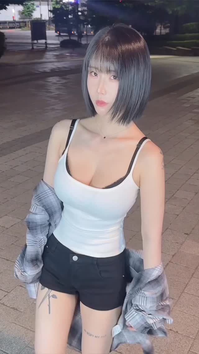 70g_ee_y 게시물 이미지: 투덜투덜😒 나 뭐라 말하는지 맞혀봐