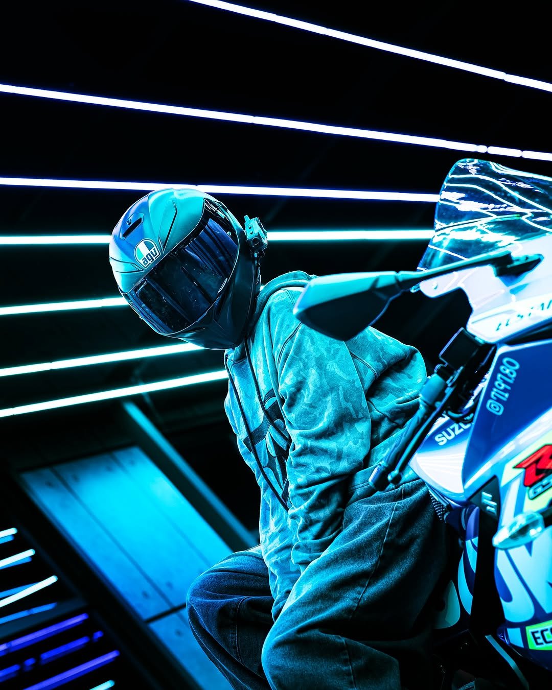 Photo shared by 𝗛𝗮𝗻'𝘀 𝗽𝗵𝗼𝘁𝗼𝗴𝗿𝗮𝗽𝗵𝘆 on November 03, 2025 tagging @suzukikorea, @sonykorea, @sonyalpha, @7197.80, @sony, and @goingfaster_studio. May be an image of racing vehicles, motorcycle, helmet, glasses, scooter and text.