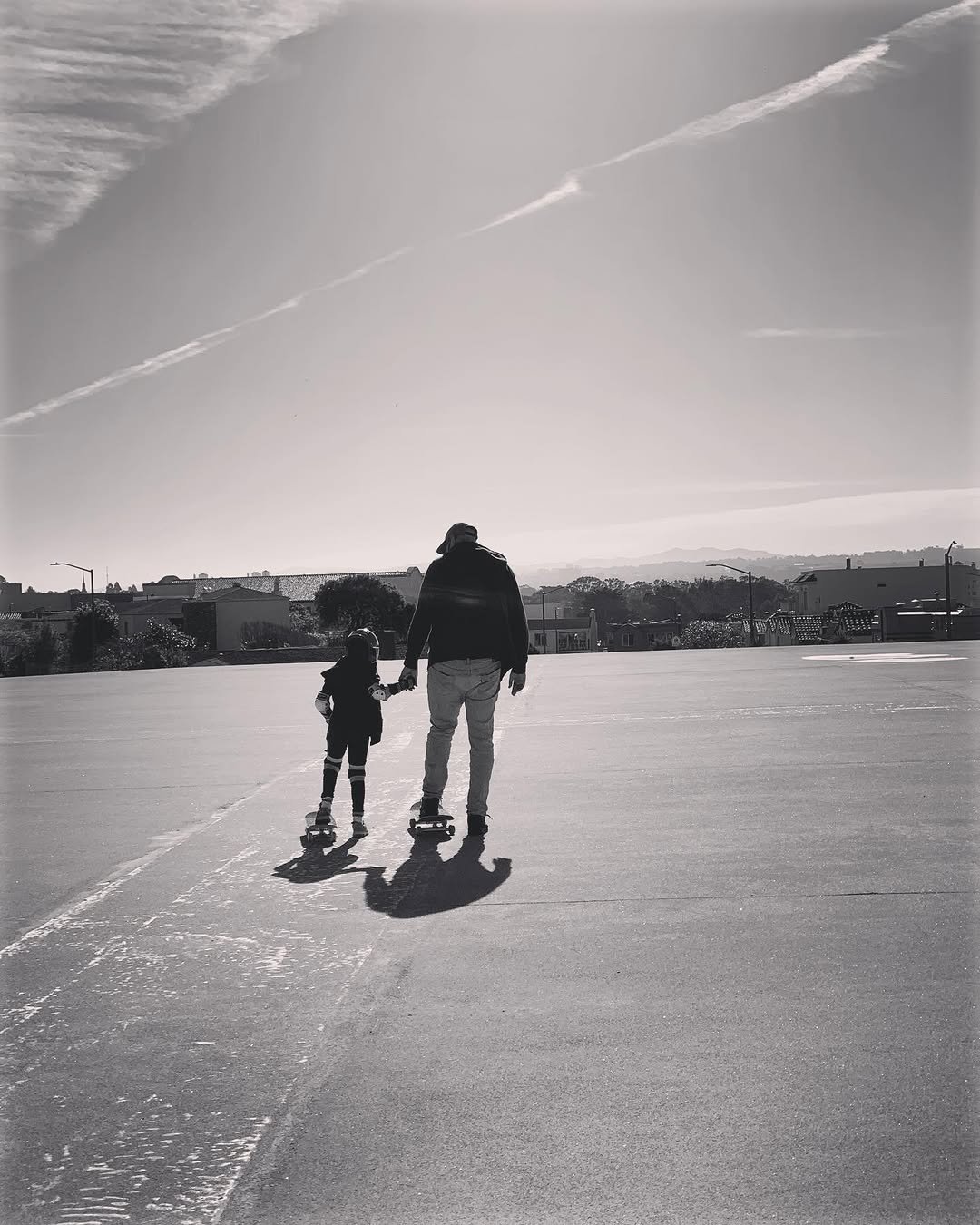 825 게시물 이미지: it is time 👨‍👧🛹