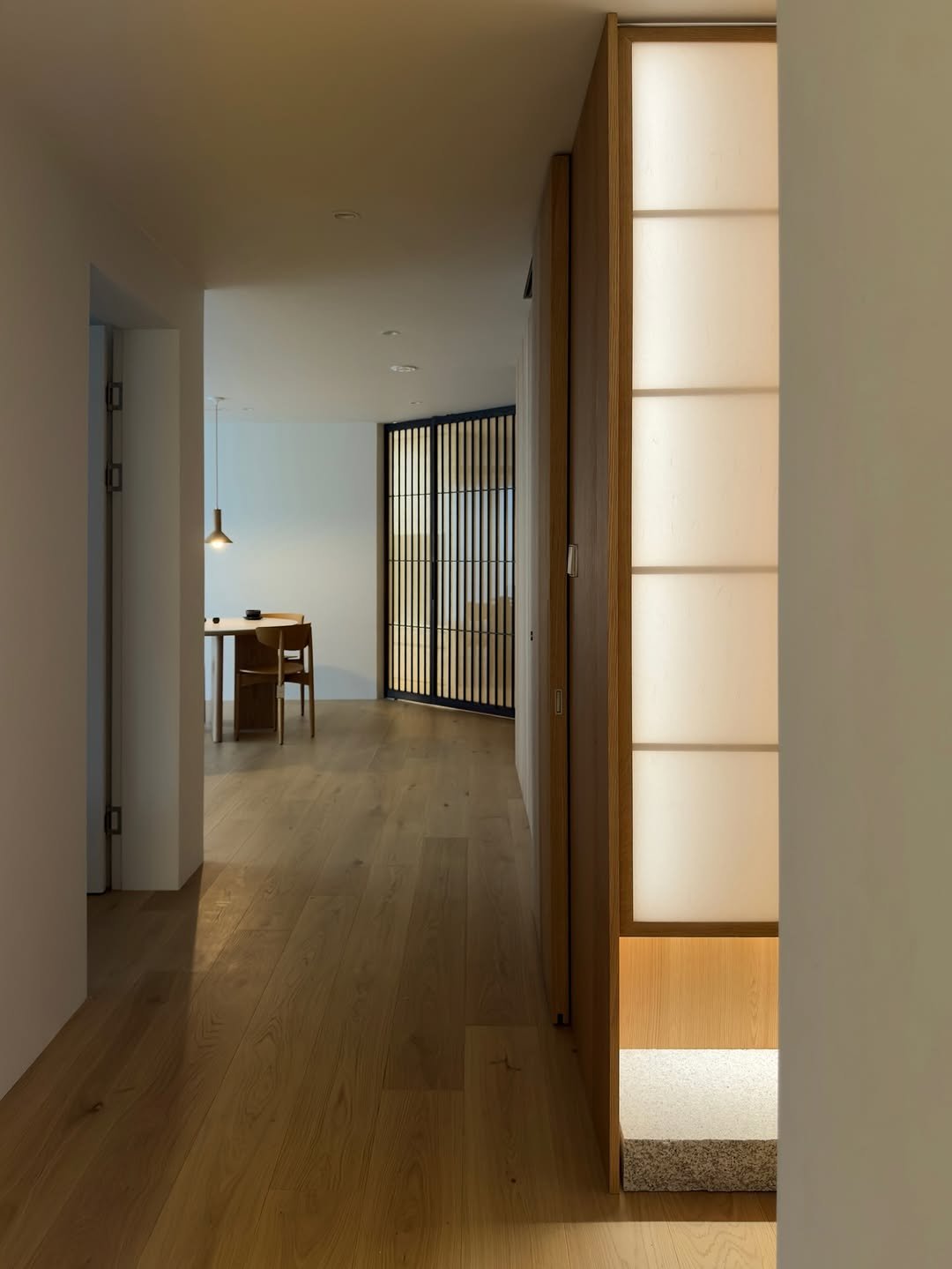 Photo shared by 팔십칠도씨 on November 14, 2025 tagging @jibokdeukmaru_official.