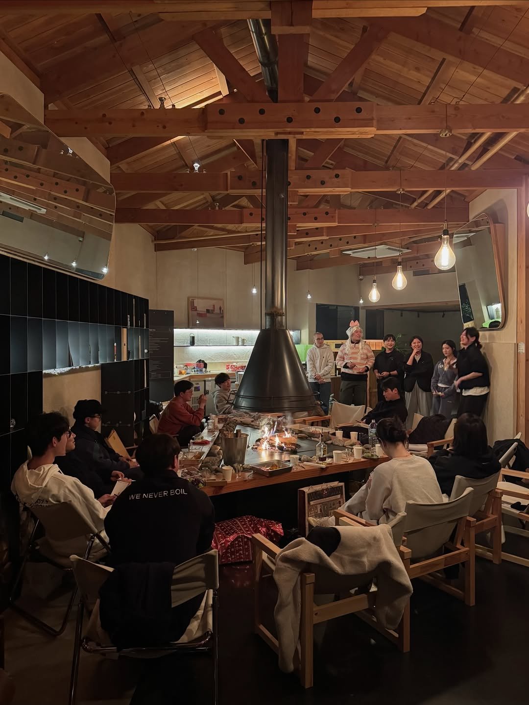 Photo by 팔십칠도씨 on December 30, 2025. May be an image of kitchen table, woodwork and text.