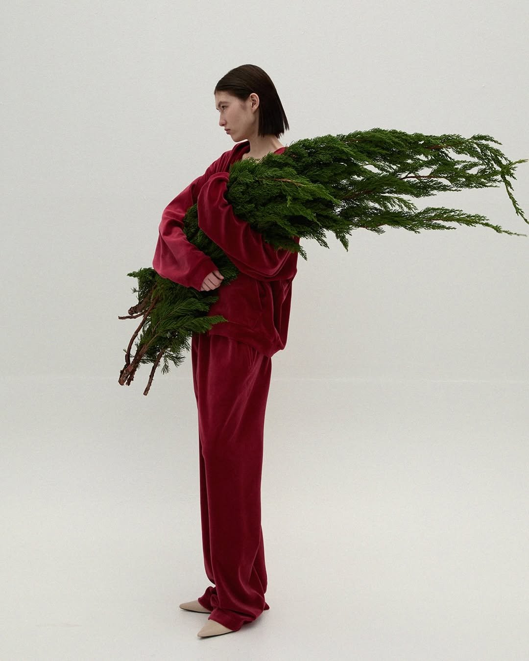 Photo shared by INNIR on December 12, 2025 tagging @heoshingu, @8division, and @101floorelevators. May be an image of text.