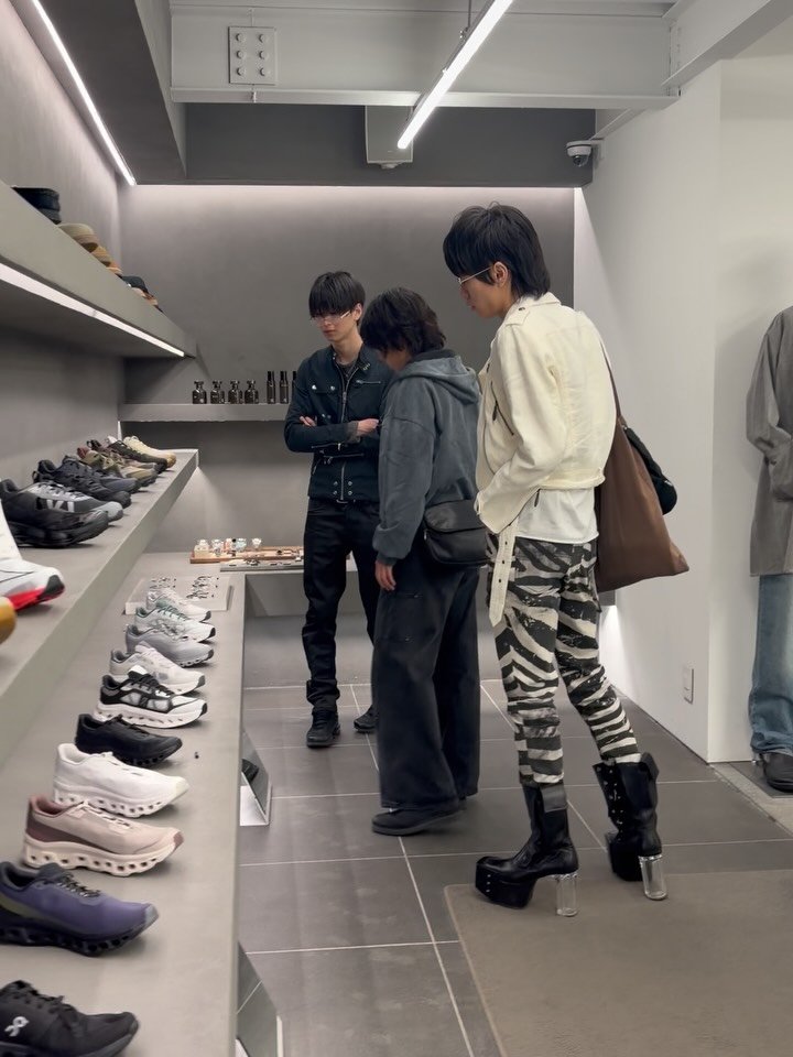 8DIVISION 게시물 이미지: 최근 8DIVISION 명동점에 방문해 주신분들✨