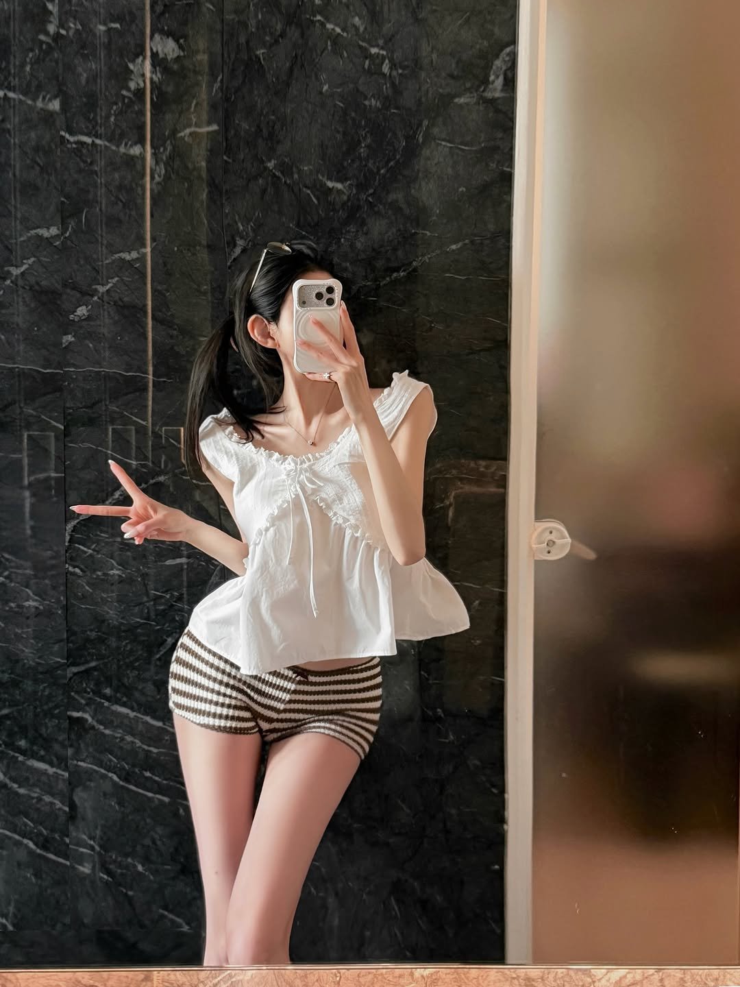 8_jjini 게시물 이미지: 라면먹고 퉁퉁부은 늦은 morning-✿
주말 바이브는 집콕이져

호르몬이...