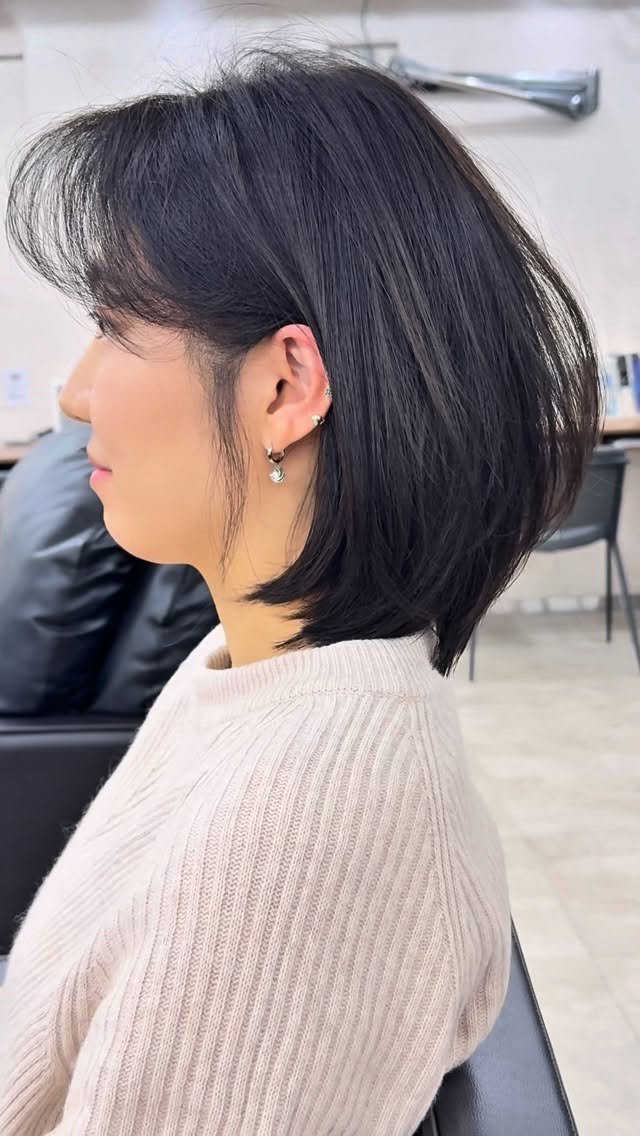 92sang_ 게시물 이미지: 안녕하세요 태상원장입니다🙇🏻‍♂️
.
단발 머리가 딱 이뻐보였어요💐
.
#헤어살롱라포by태상