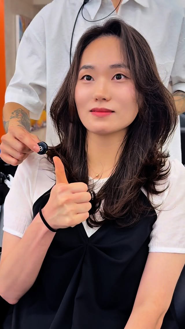 92sang_ 게시물 이미지: 안녕하세요 태상원장입니다🙇🏻‍♂️
.
고객님깨서는 펌이 한번도 잘 나온 적이 없다고...