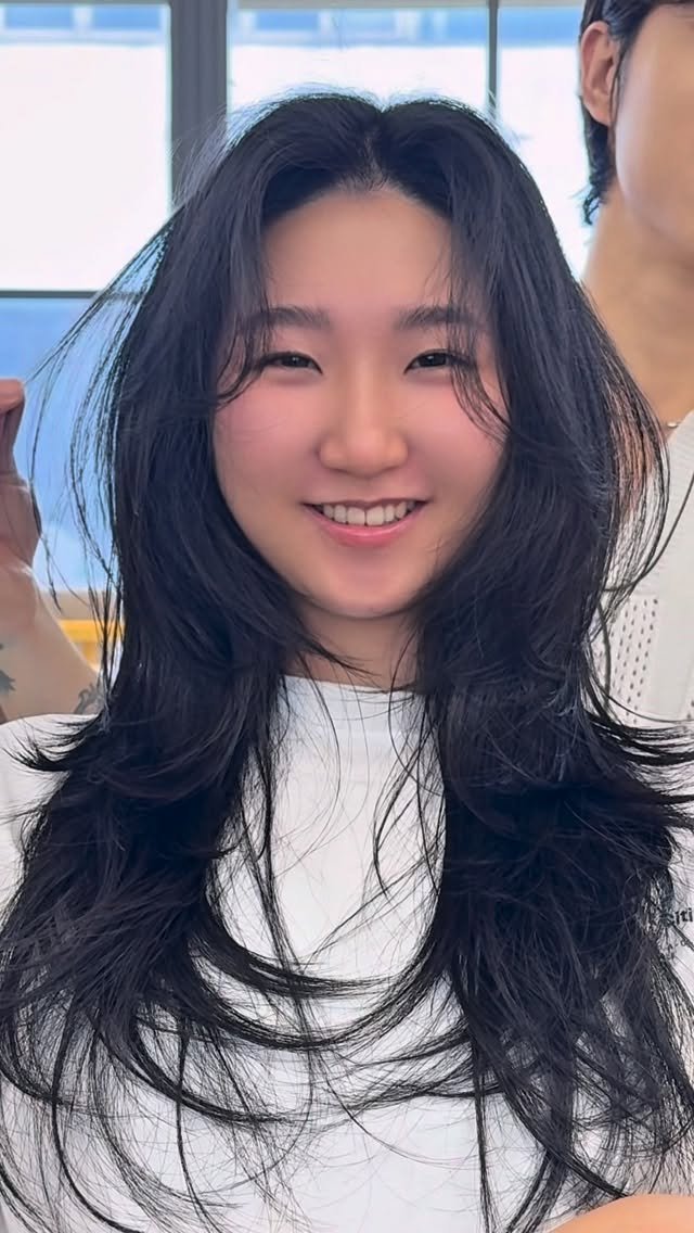 92sang_ 게시물 이미지: 안녕하세요 태상원장입니다🙇🏻‍♂️
.
긴머리가 밋밋하면 분위기가 평범...