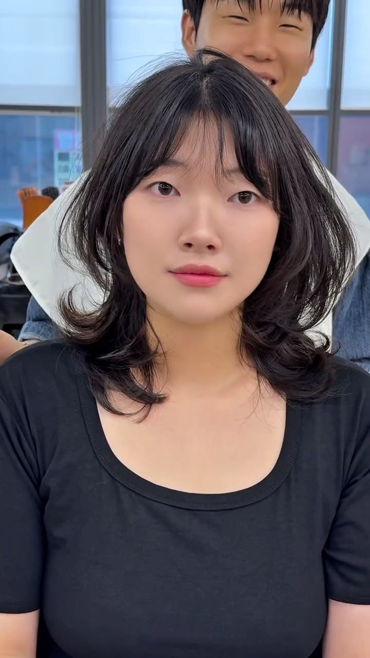 92sang_ 게시물 이미지: 안녕하세요 태상원장입니다🙇🏻‍♂️
.
머리를 기르는 과정에서 볼륨이 죽어보이는게...