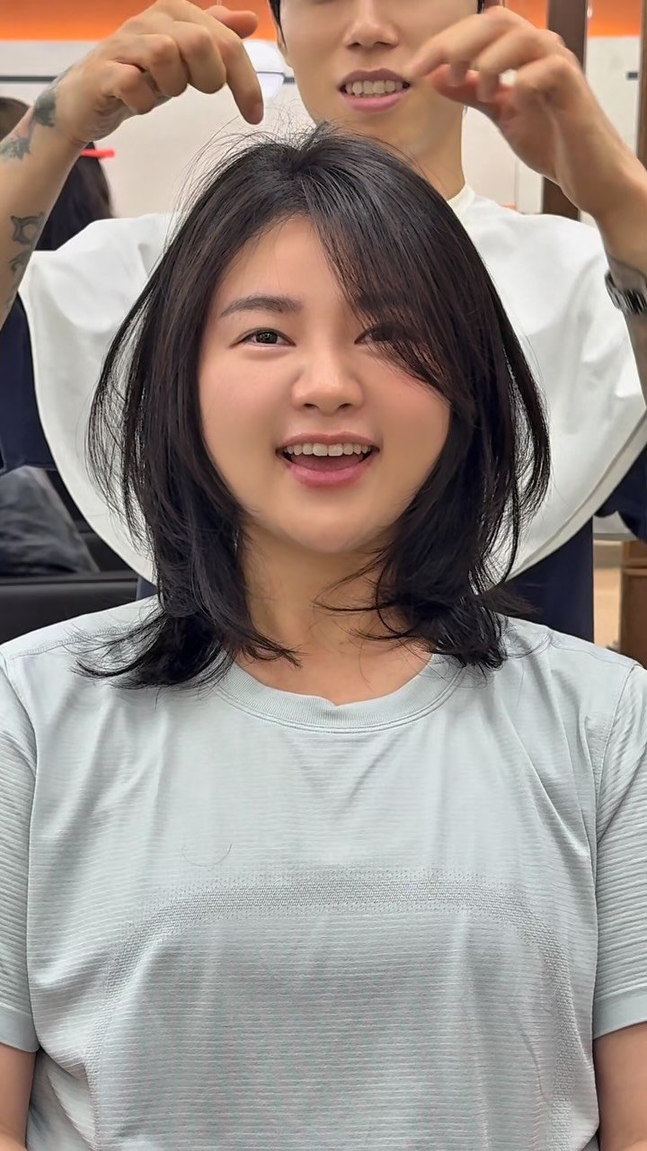 92sang_ 게시물 이미지: 커트의 형태를 두상의 굵곡 과 모질의 흐름에 맞춰 디자인 하고
.
모질의 형태를...