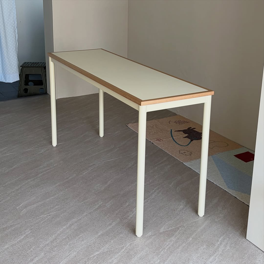 930_table 게시물 이미지: [ 상품명 ]
플레인테이블 

[ 사이즈 ]
W1400 D450 H750

[ 색상...
