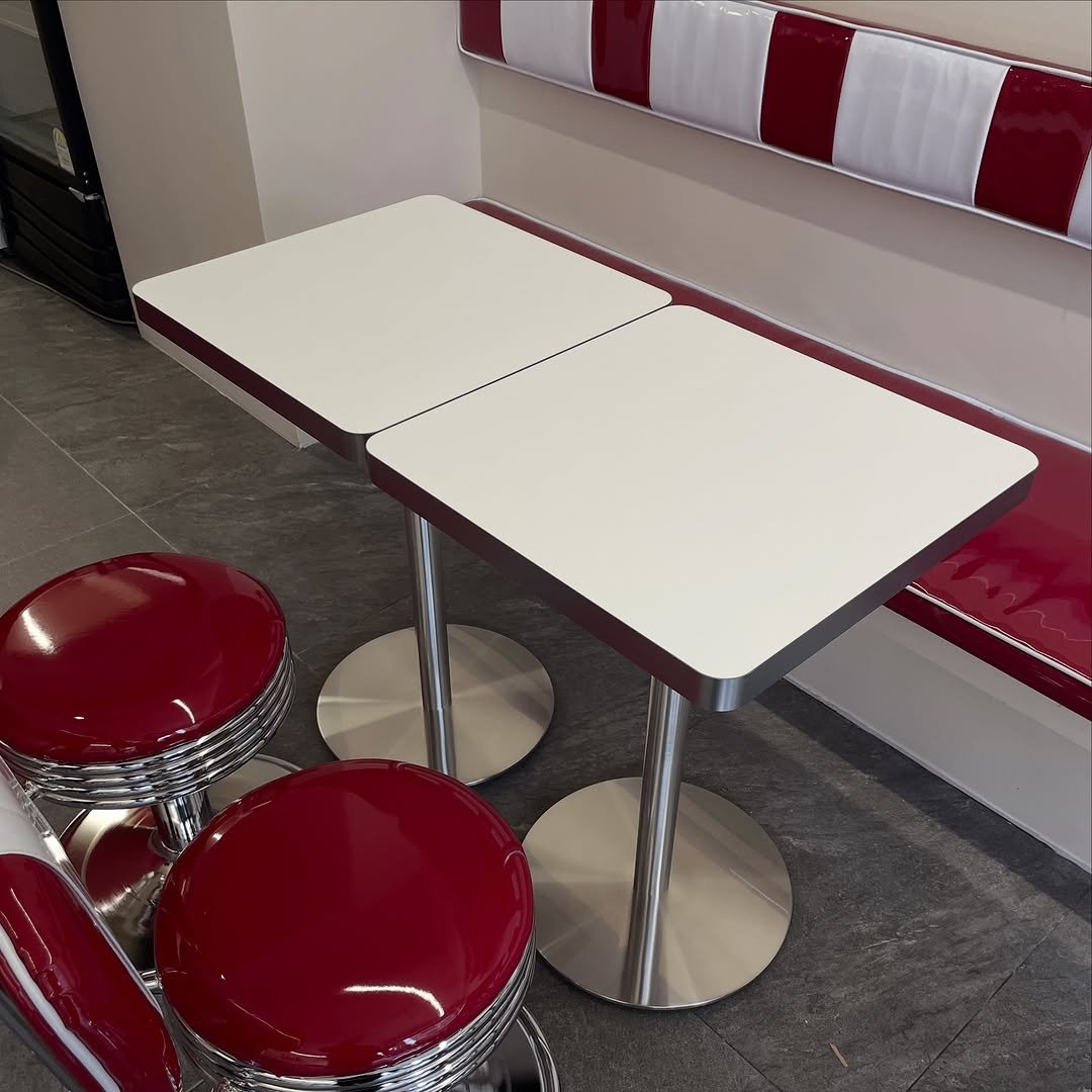 Photo by 930furniture_table(930퍼니처) on September 29, 2025. May be an image of text.