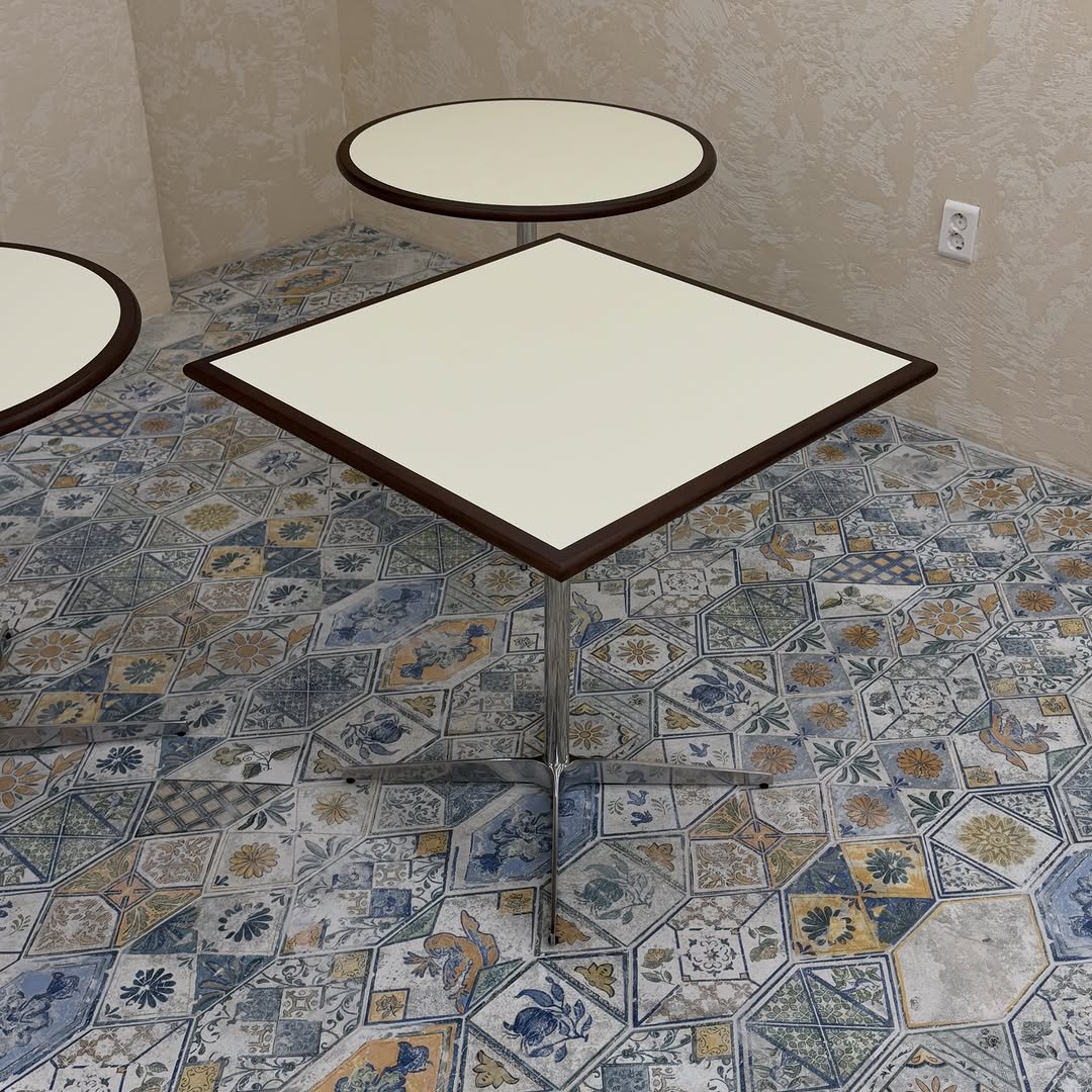 930_table 게시물 이미지: [ 상품명 ] 
모프테이블

[ 사이즈 ]
W700

[ 색상 ]
월넛

[ 소재...
