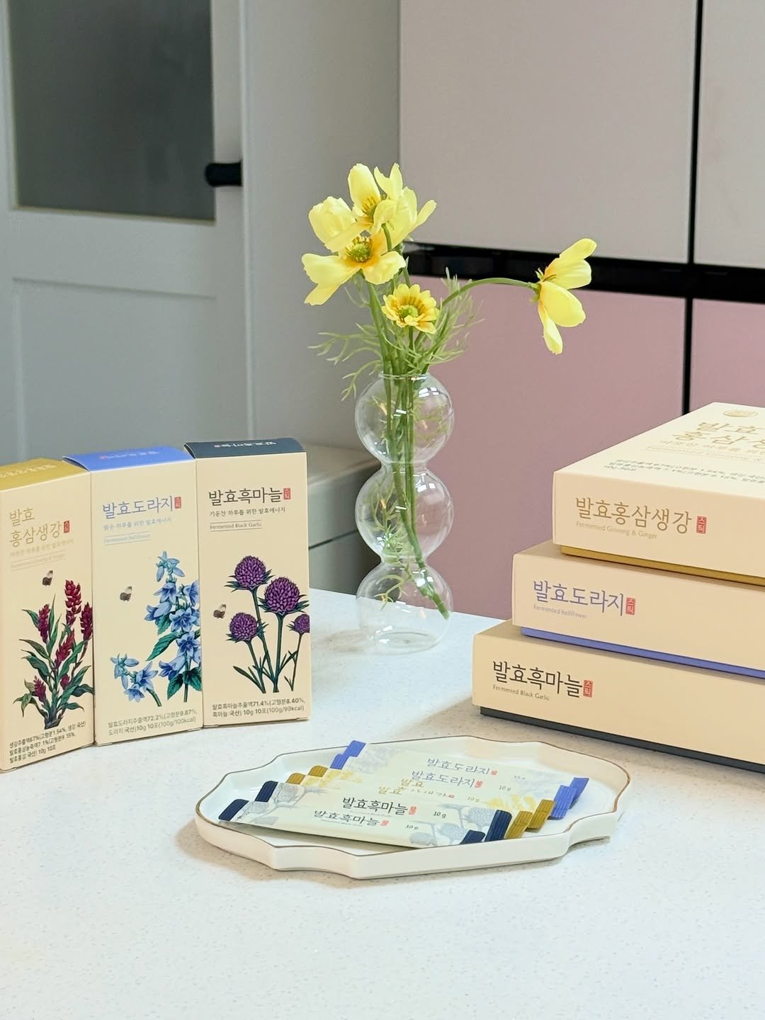 Photo shared by 키키야𖤐 on January 28, 2026 tagging @gurokwon_official. May be an image of book, stitching and text.