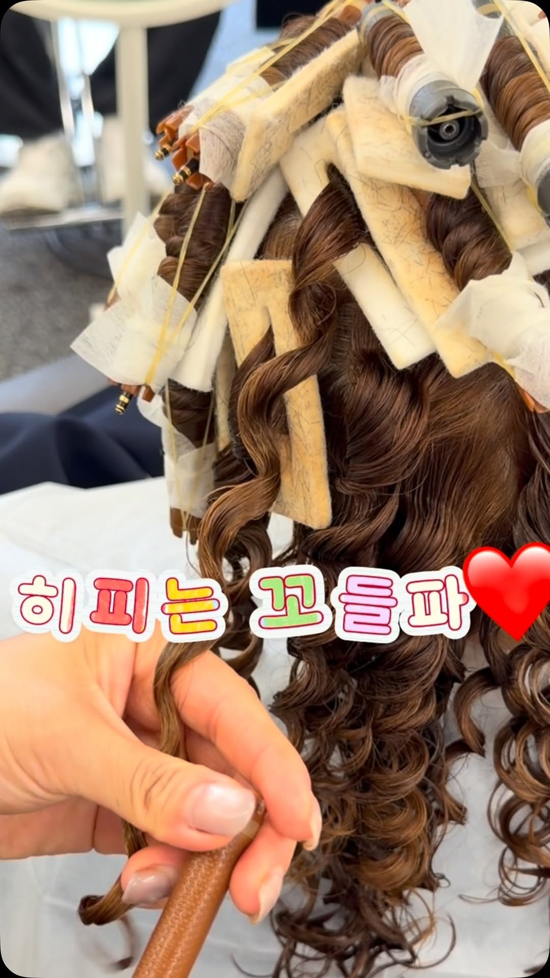 987_hair 게시물 이미지: 꼬들꼬들 히피펌👍❤️

히피는 꼬들해야 이쁘죠!!!

6개월만에 다시하는 히피펌...