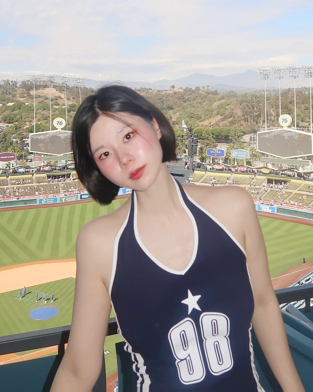 Photo shared by 패션 뷰티 아붐🍰ahboom on November 03, 2025 tagging @nytstyle, @visitcalifornia, @yankees, @dodgers, @oliveyoung_official, @yankeesavenue, @dodgersacademy, @hayato109117, @losdodgers, @firesideyankees, and @visitcaliforniakorea. May be an image of baseball and text.