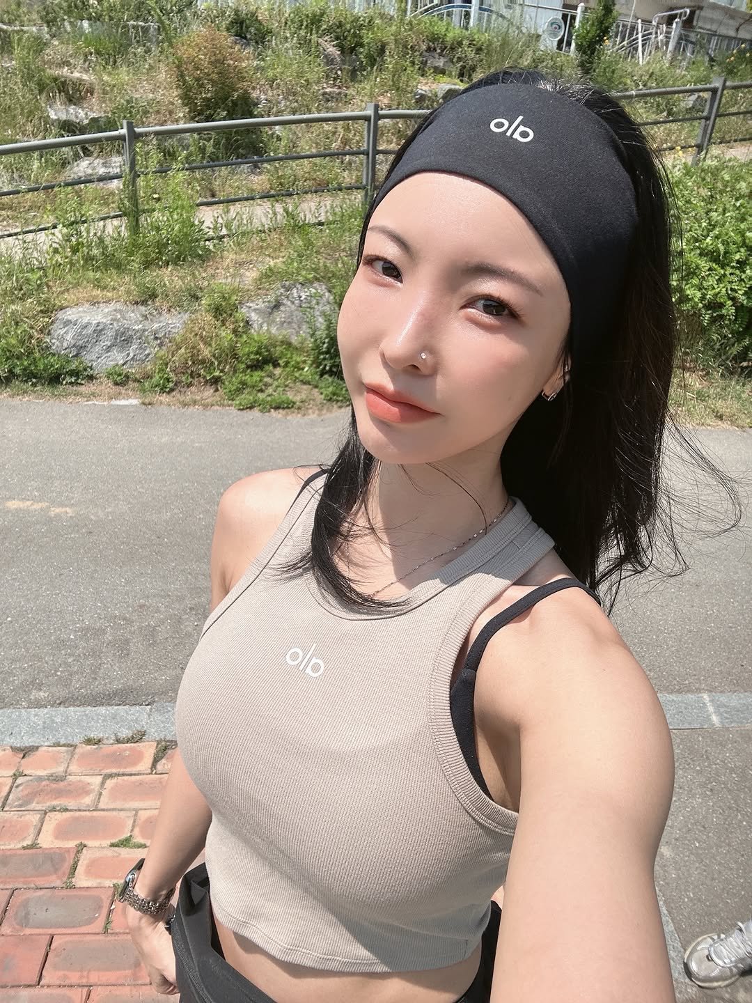 Aaar_jo 게시물 이미지: 2키로 원래 힘든데
오늘 더워서 더더더 힘들었음….
그래서 정상적인...