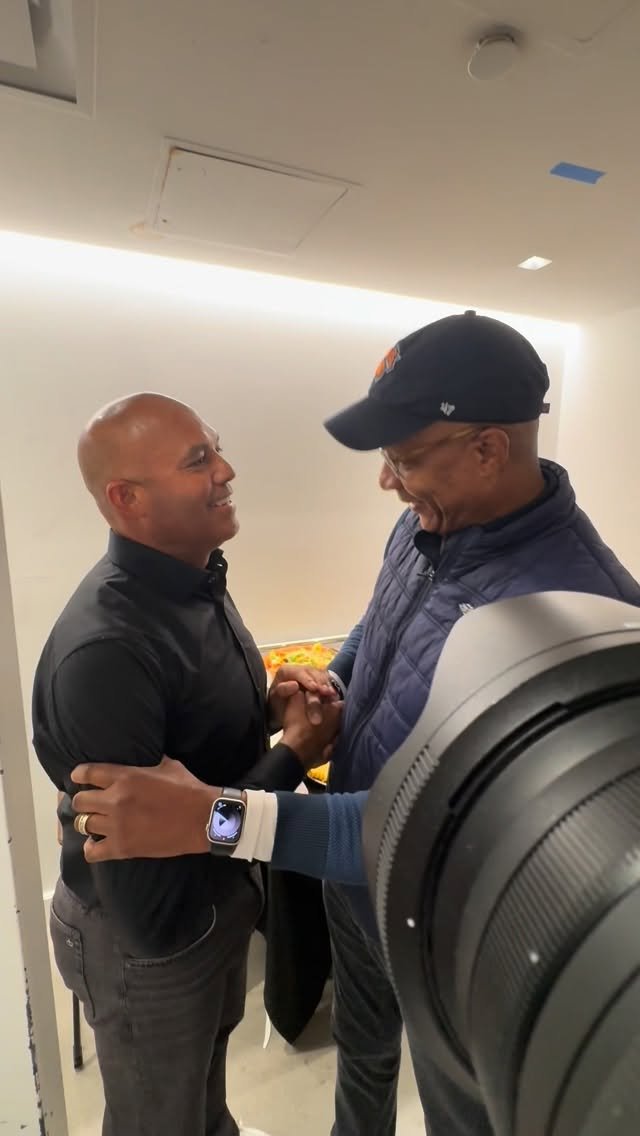 Blue 게시물 이미지: MLB Legends; Darryl Strawberry pulls up to the...