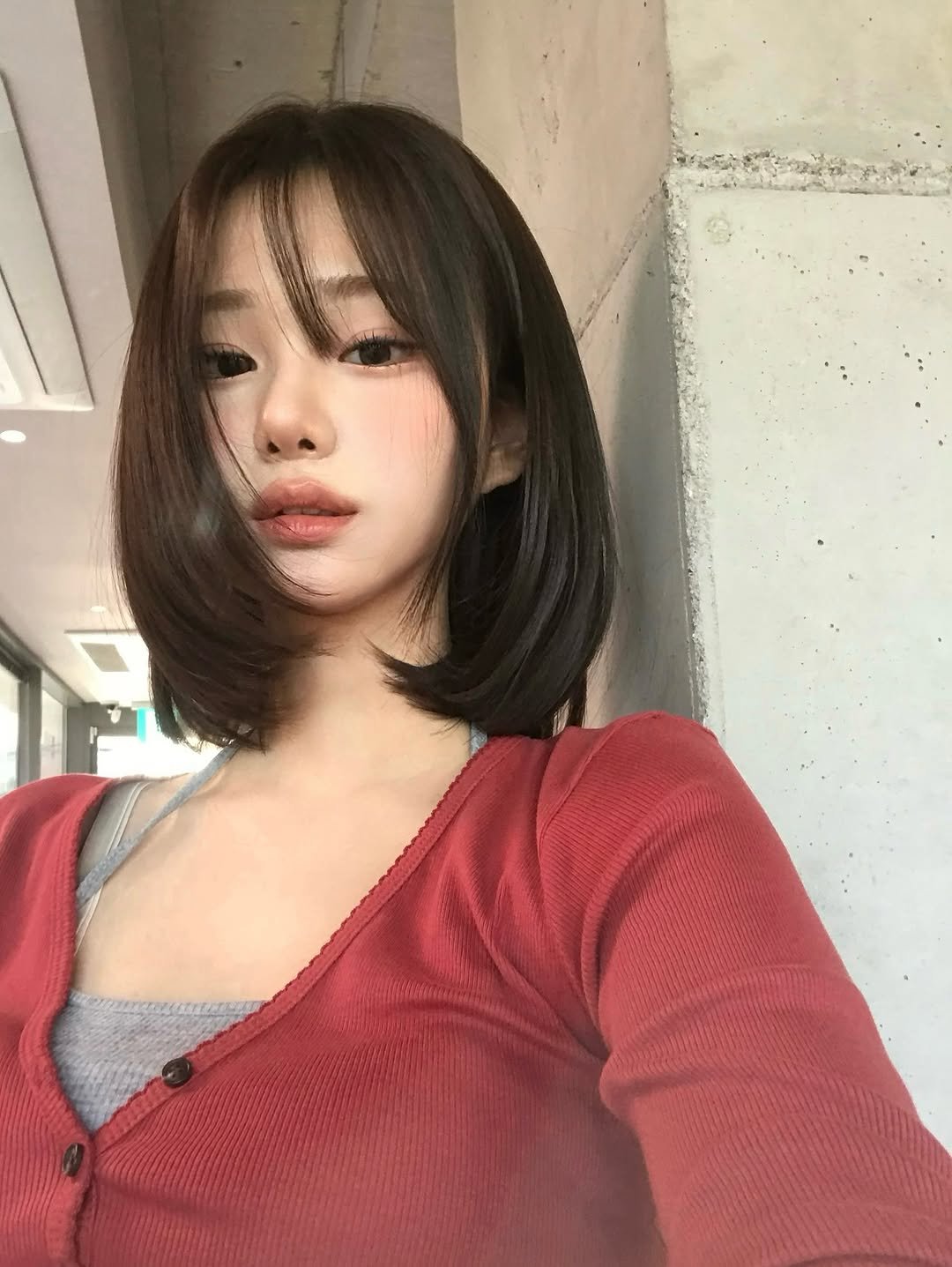 Photo by 백여경 on February 14, 2026. May be a selfie of one or more people, hair, top and text.