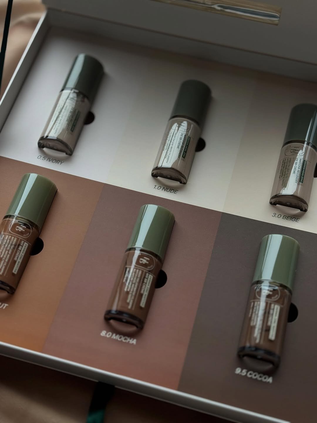 Photo shared by 조성은 Euniunni 유니언니 on February 12, 2026 tagging @heveblue_global. May be an image of one or more people, makeup, lipstick, fragrance, cosmetics, perfume and text that says '0.5WVORY 0.5WVORY 7.0NUDE 3.0BEIGE 3.0BEIGE 3.0 BOMOCHA 8.0MOCHA'.