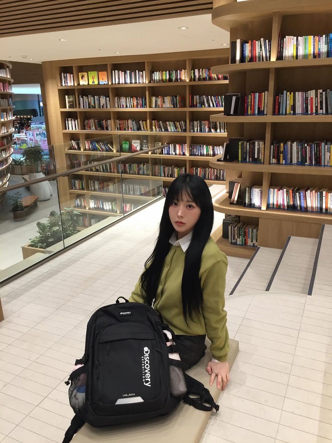 Photo by hee🍎 가이 on February 01, 2026. May be an image of sling, book and text.