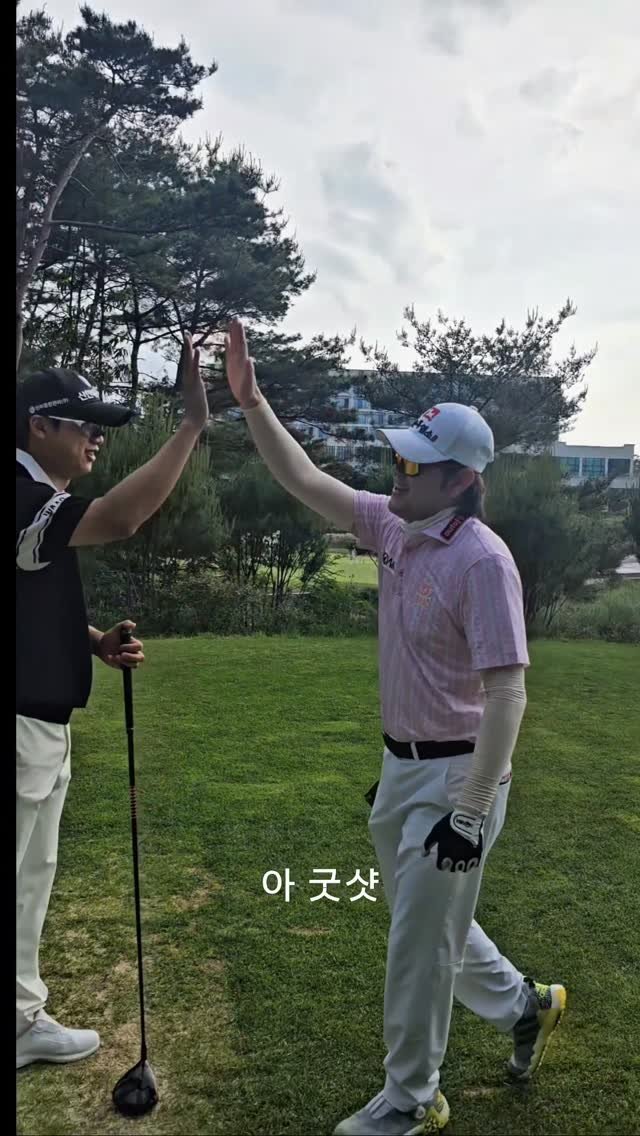 Inho_world 게시물 이미지: 솔로몬코드 프로암 골프대회 공태현프로님과의 내기
공태현프로 페이드 유인호 드로우 ...
