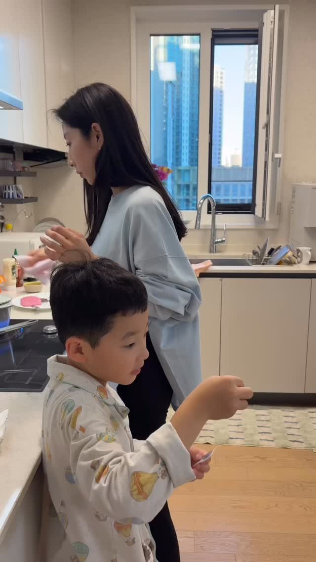 Jieunxmama 게시물 이미지: 일요일은 평소보다 늦게 일어나고
냉털하면서 대충 간단히 먹고
여유롭게 보내며 월요일 맞이 🤍