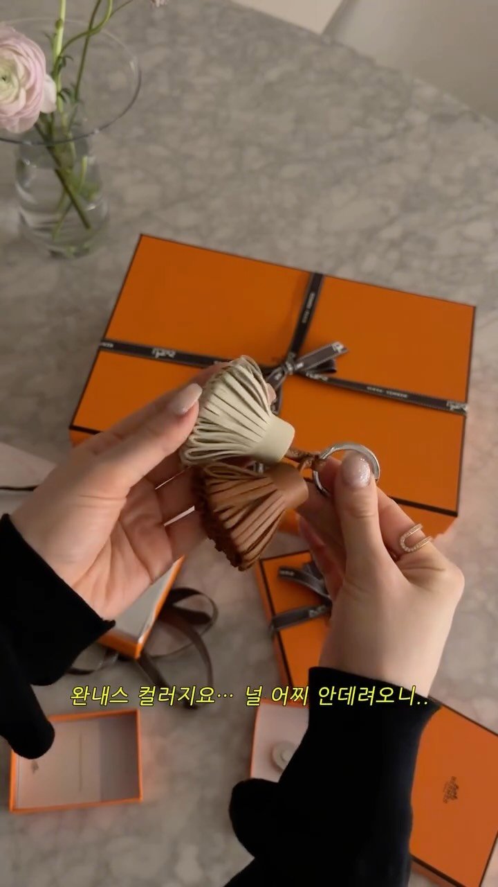 Jinn_home 게시물 이미지: 에르메스 쇼핑 vlog🍊🧡

오랜만인 것 같은 에르메스 쇼핑 브이로그져..?! 분명...