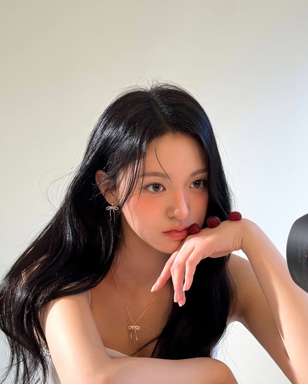 Photo shared by 주원 on January 21, 2025 tagging @kimjinkyung__, and @ena.choi.