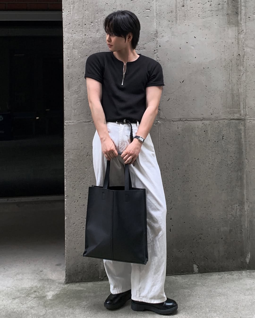 Photo shared by 이승훈 | 로사뷔노 on July 17, 2025 tagging @perlen.haus, and @rosavinofficial. May be an image of 1 person and text.