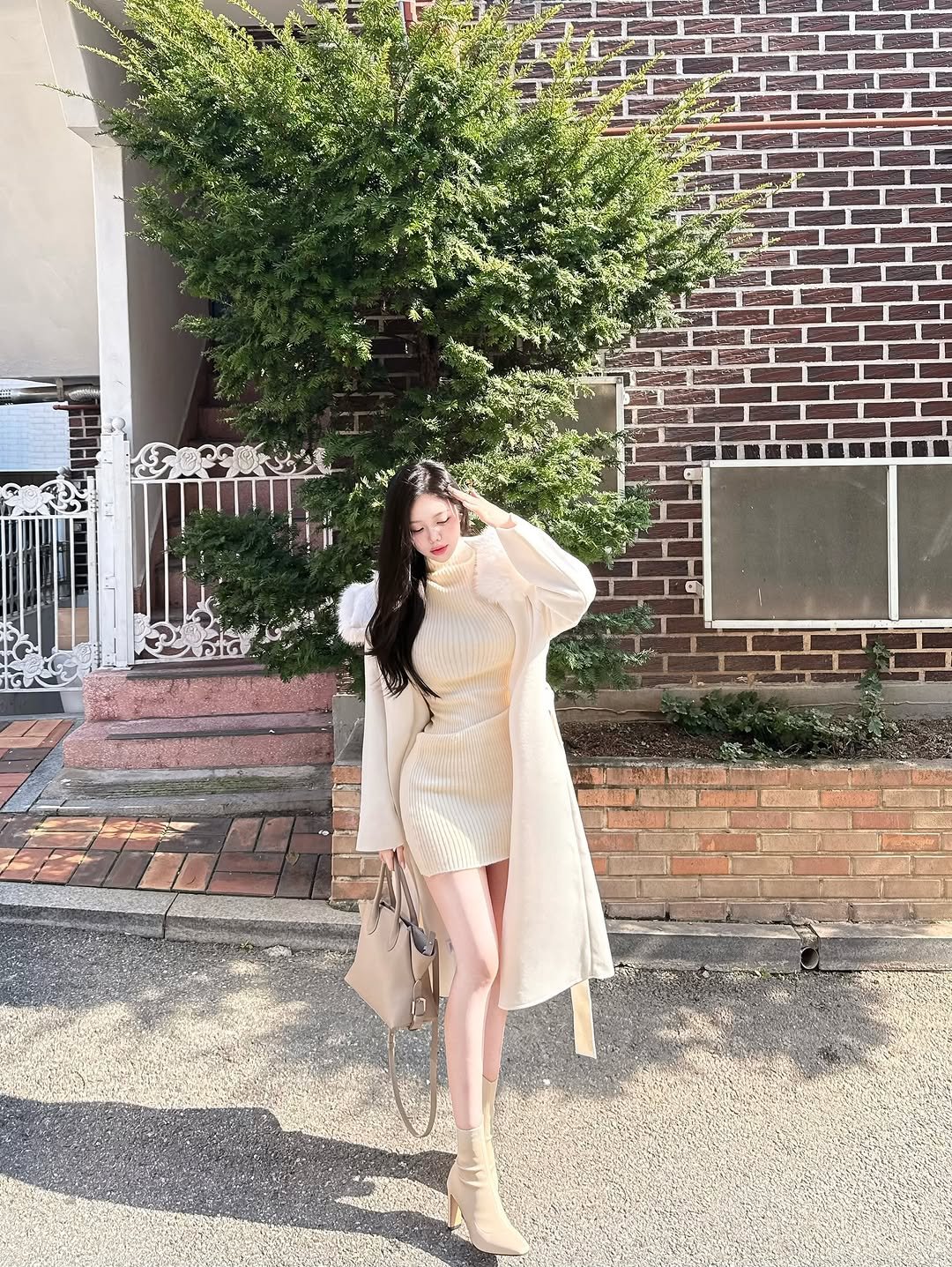 Photo shared by 정민,쉐입아워 on October 28, 2025 tagging @shape.our. May be an image of cardigan, sundress and text.